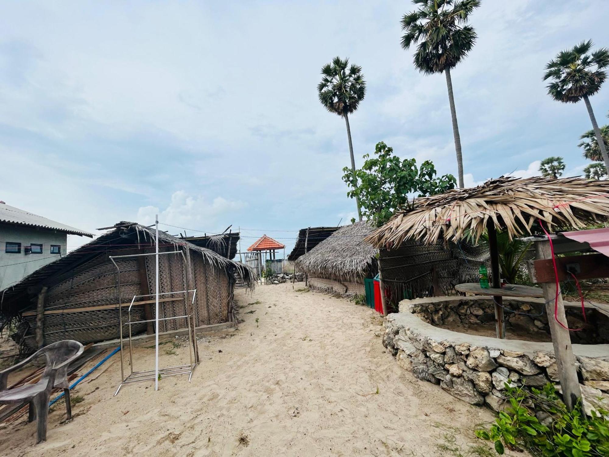 Delft Jeyam Resorts Delft East Phòng bức ảnh